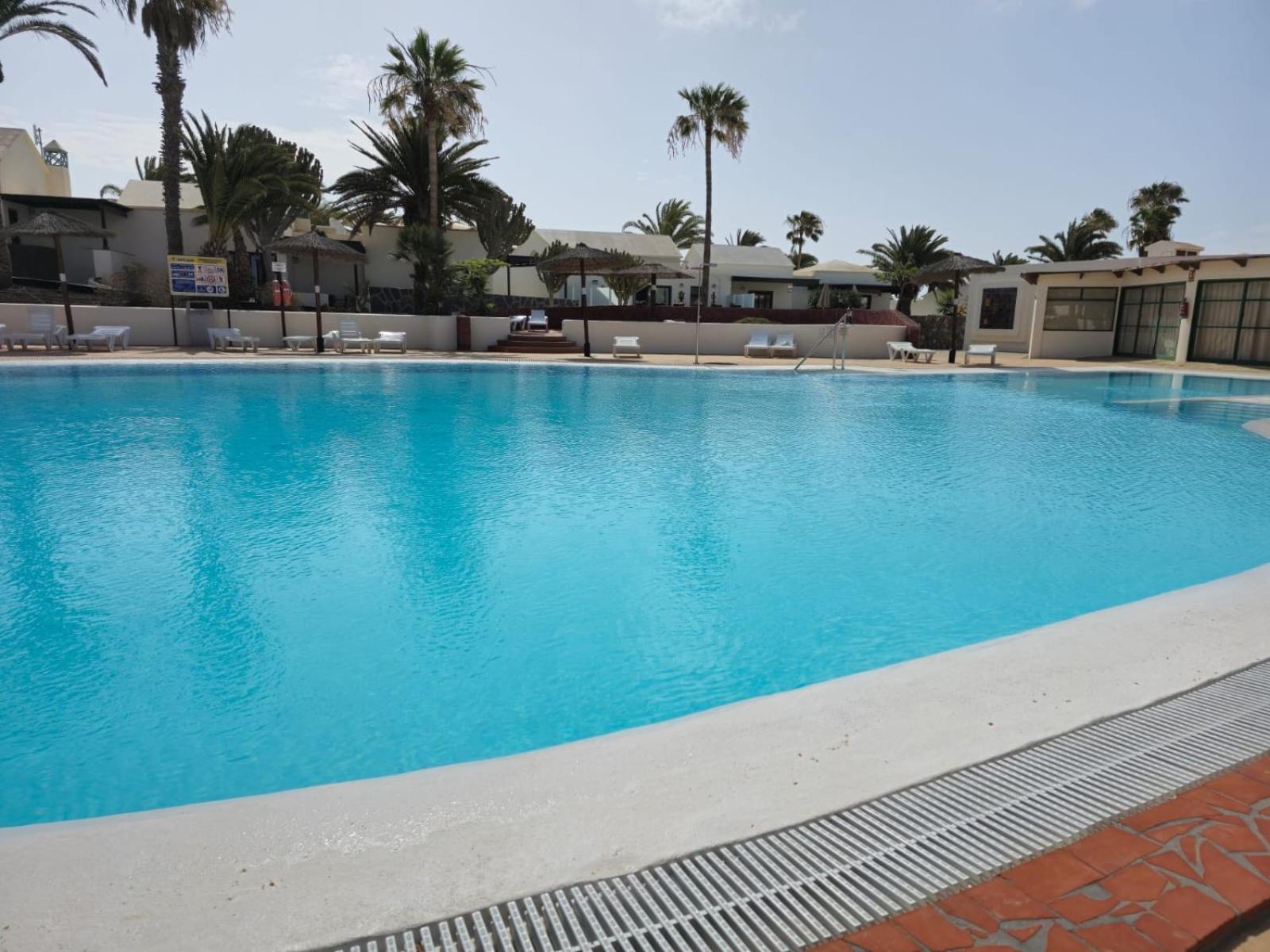 Bungalow Goa Pool View, Playa Roca Residence Sea Front Access - Free Ac - Wifi Costa Teguise Zewnętrze zdjęcie